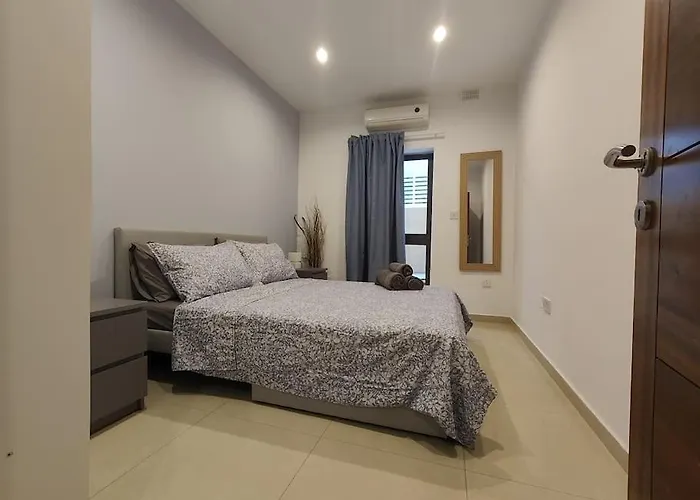 2 Bedroom Found In A Great Location Сент Джулианс